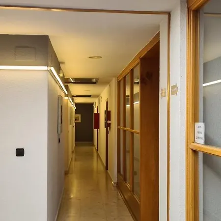 拉雷多普拉亚公寓式酒店 2*